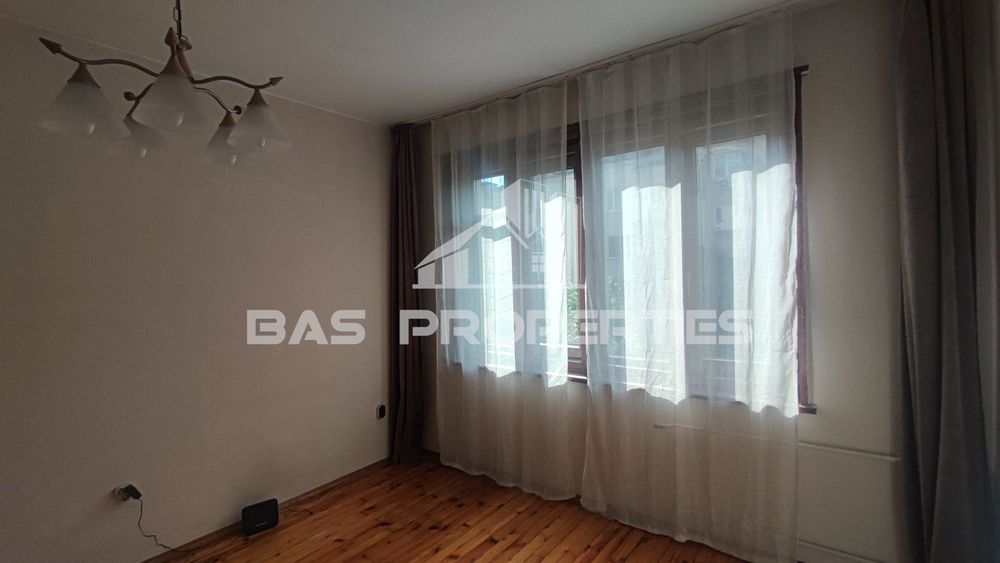 Дава се под наем Двустаен апартамент в София, Център - 49 кв.м за 561 € - Снимка #5