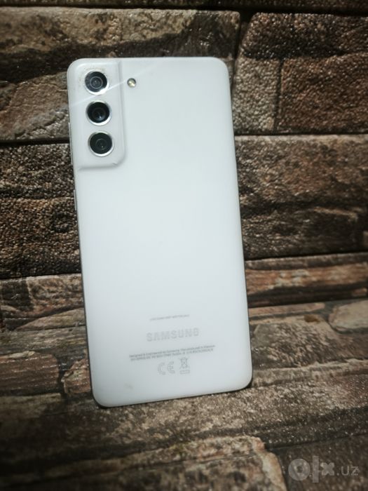Продам s21 fe срочно