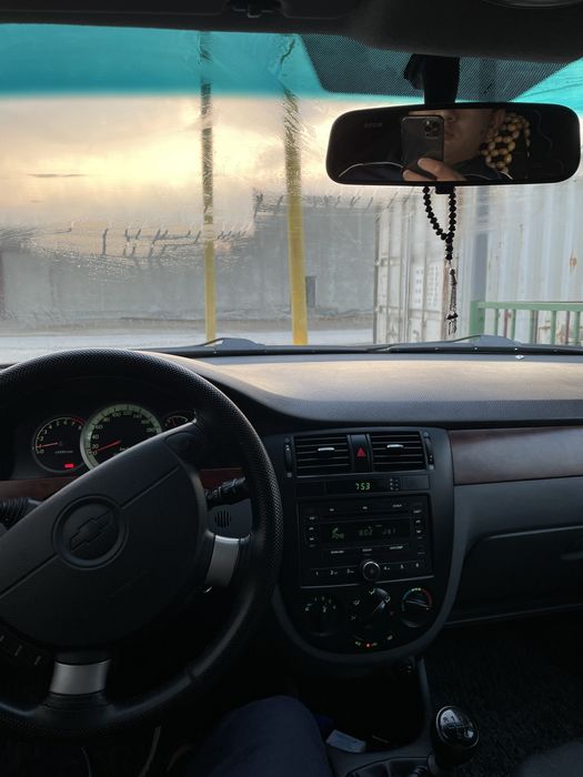 Lasetti1.8 yili 2012 ga 2013 yil 13dekabrda salondan