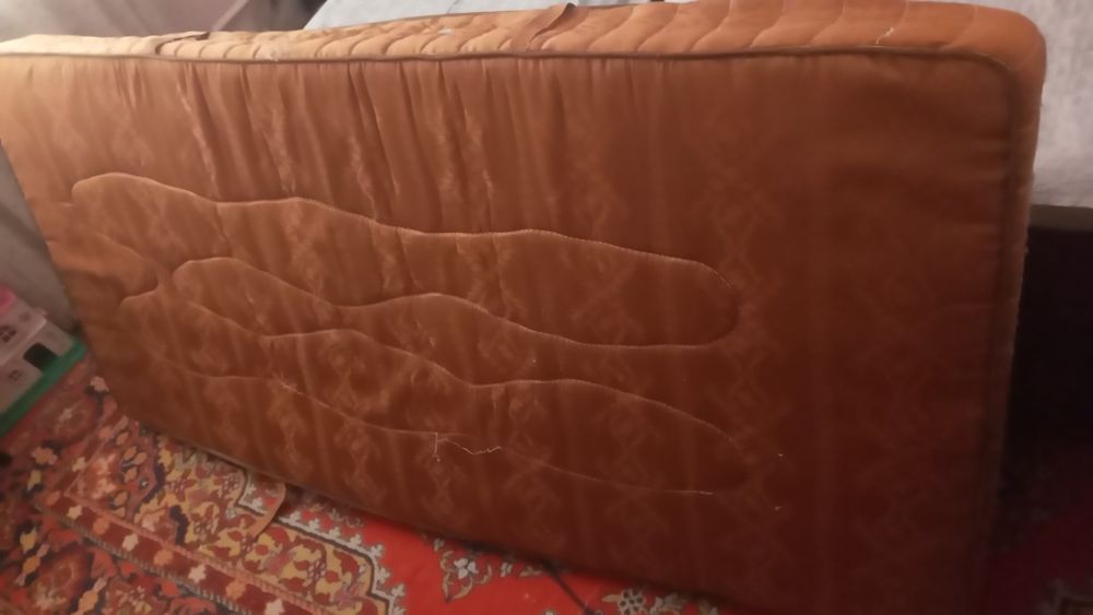 Продаются матрасы от румынских кроватей.Два матраса.Не новые.