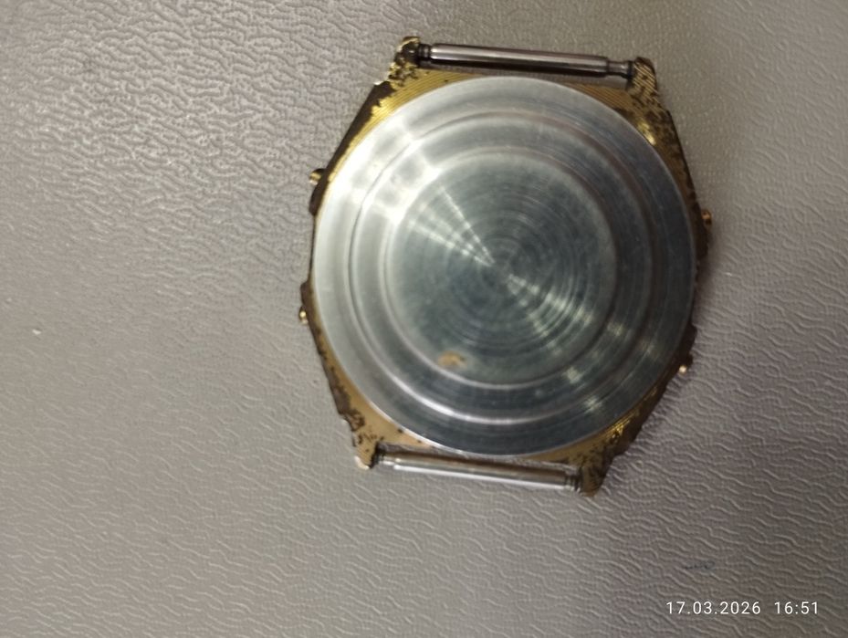 Часы наручные продам