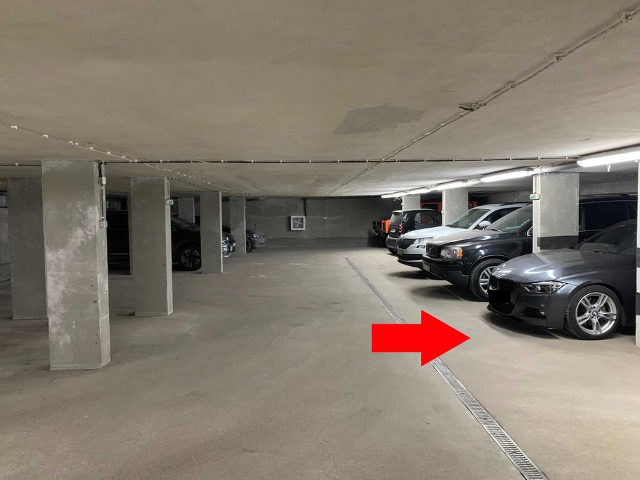 Дава се под наем Гараж / Паркомясто в София, Център - 12 кв.м за 153 € - Снимка #1