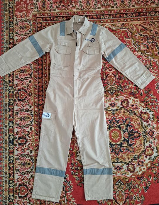 Продается спец. одежда (комбинезон)