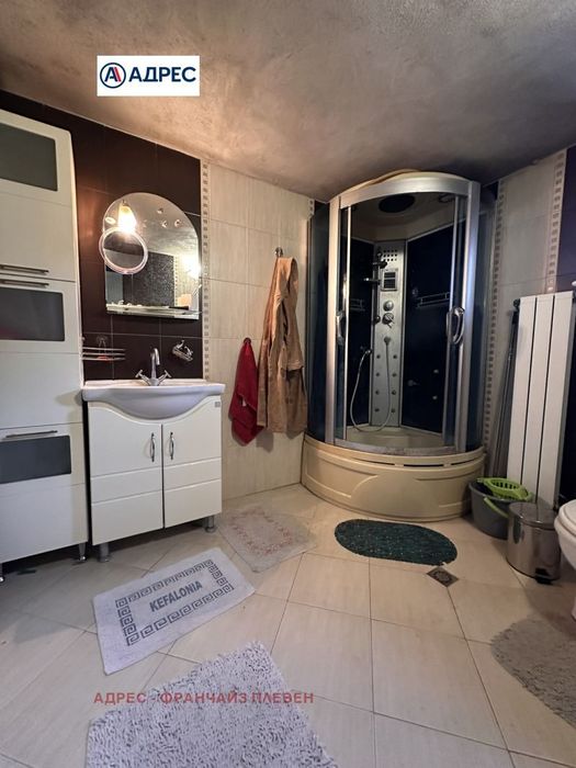 Продава се Къща в Плевен, Сторгозия - 236 кв.м за 1200 €/кв.м - Снимка #10