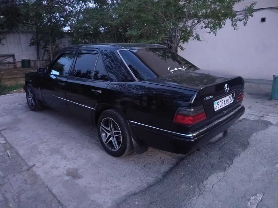 Продам Мерседес w124 3.0