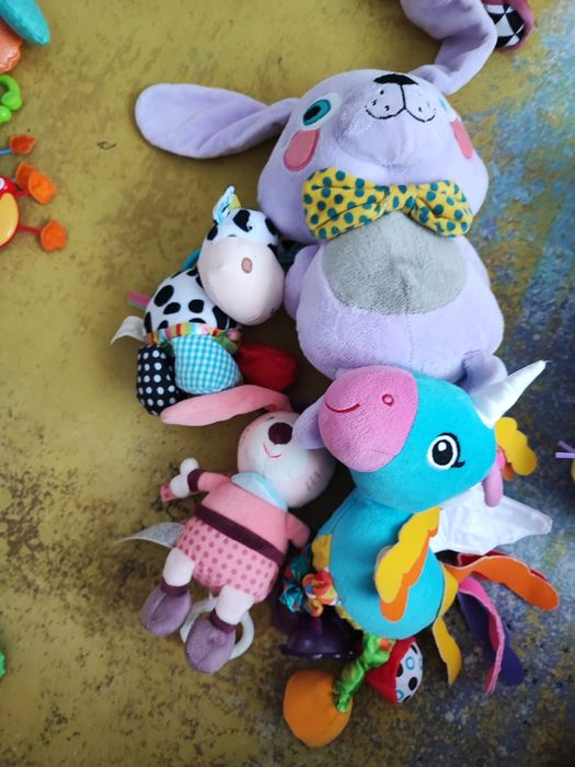 8 seturi  cu cite 4 jucarii lamaze si alte firme