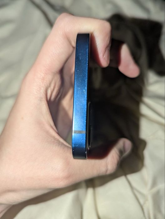 Продам Iphone 12 на 128 гб