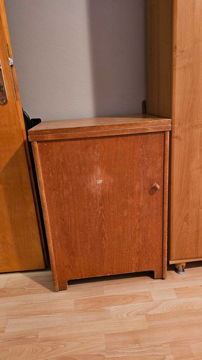 Шевна машина шкаф