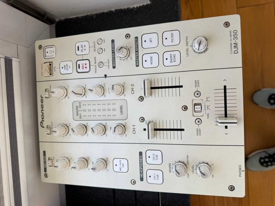 DJ CD Player + DJ mixer Pioneer - продава се в комплект