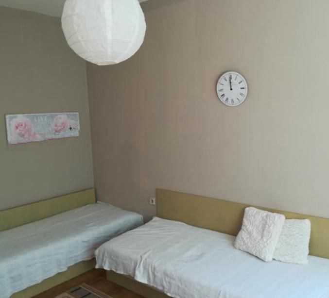 Дава се под наем Двустаен апартамент в Пловдив, Кършияка - 45 кв.м за 290 € - Снимка #2