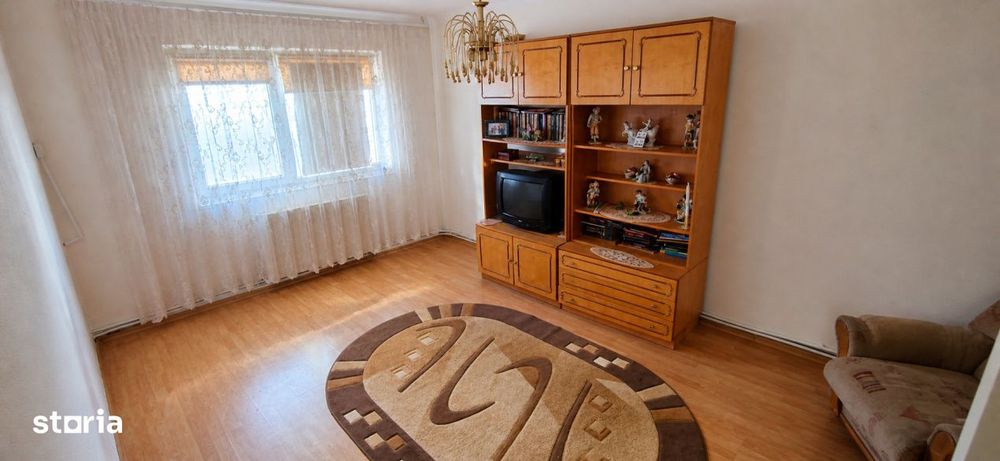 Apartament 3 camere, parter pretabil activitati comerciale, 57 mp, zon