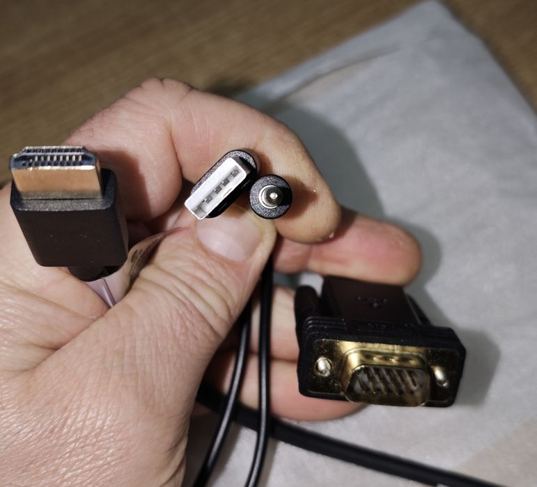 Cablu USB A/HDMI/jack la VGA