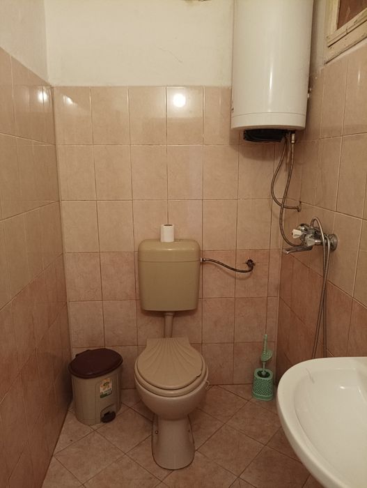 Дава се под наем Двустаен апартамент в Ловеч, Център - 60 кв.м за 127.5 € - Снимка #2