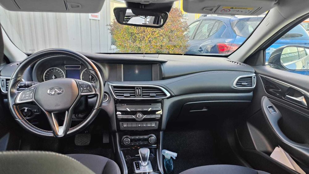 Masina Infiniti Q30, 63000 km, GLA