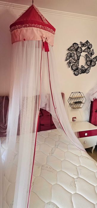 Балдахин за легло