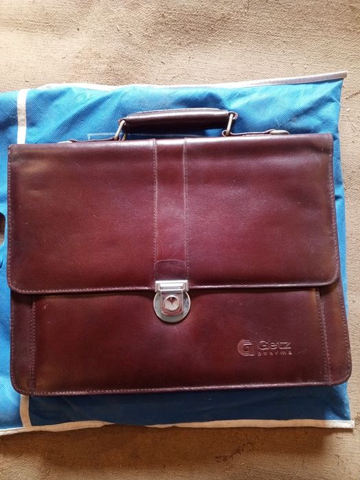 Продам сумку для ноутбука  и дома