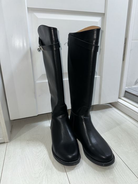 Срочно продам Сапоги 5000