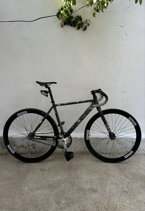 Fixed Gear.
