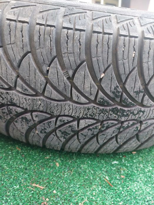 2 броя зимни гуми 195 / 65 / 15 и джанти за Opel