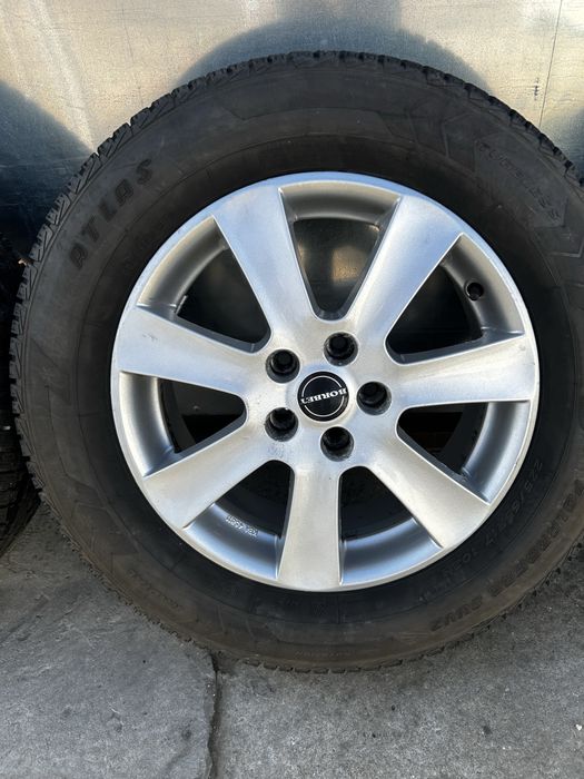 Джанти Borbet със зимни гуми 5x114.3 17цола