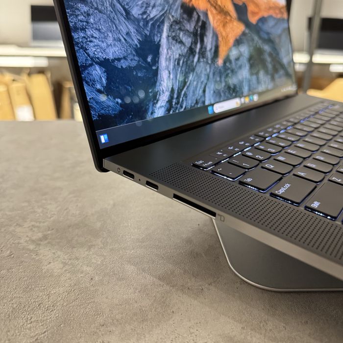 Lenovi Thinkpad Z16 премиум ноутбук