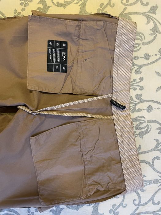 Vand pantaloni Hugo Boss. Oferta!!!