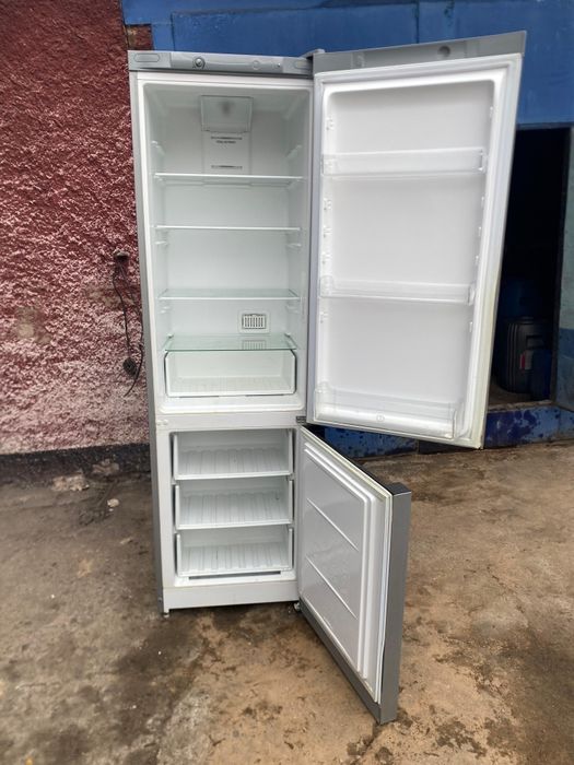 Холодильник продается