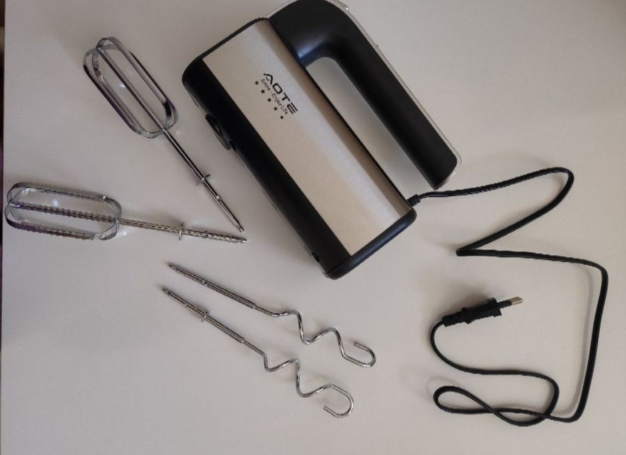 Универсальный ручной миксер