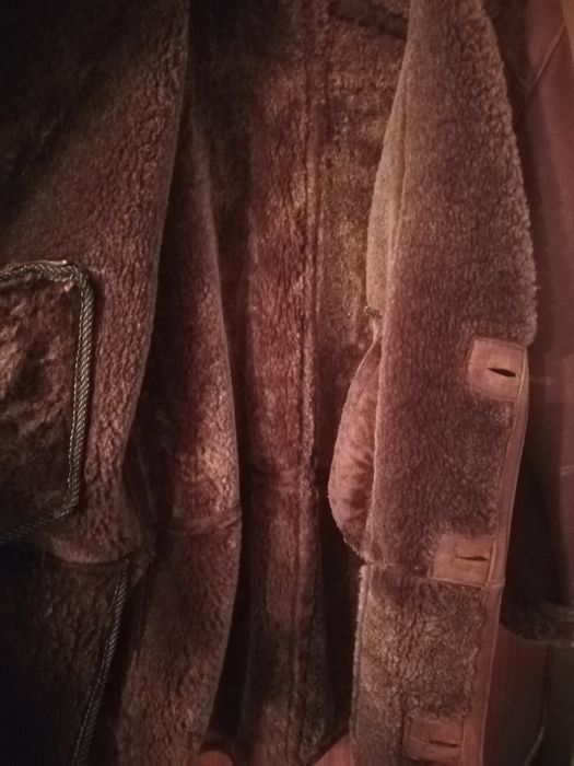 Продам натуральную дублёнку.