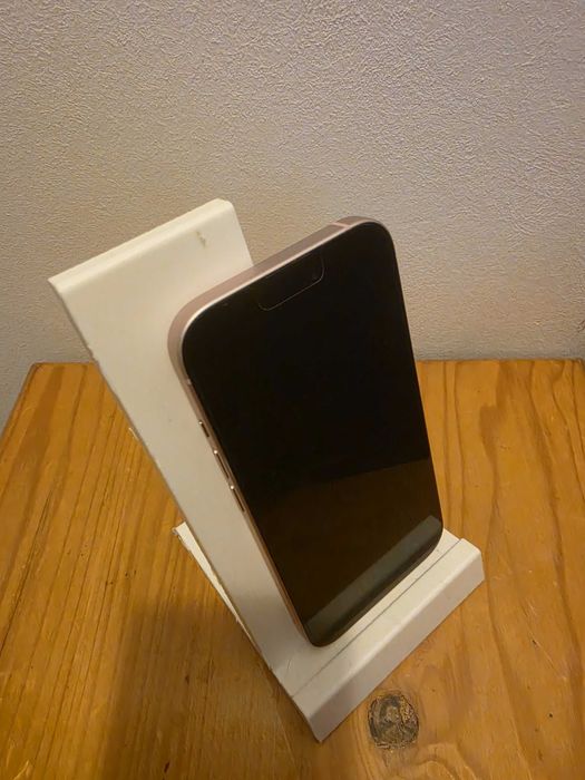 iPhone 15 pink - 128GB