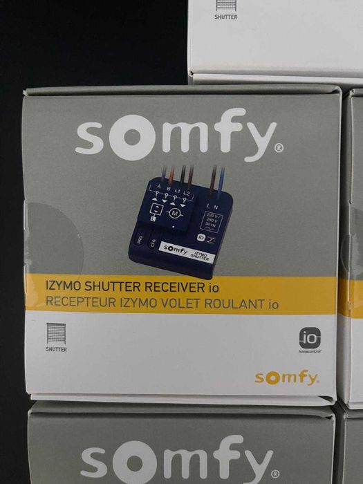 Vând pachet Somfy TaHoma Switch + 9 x Izymo Shutter Receiver io