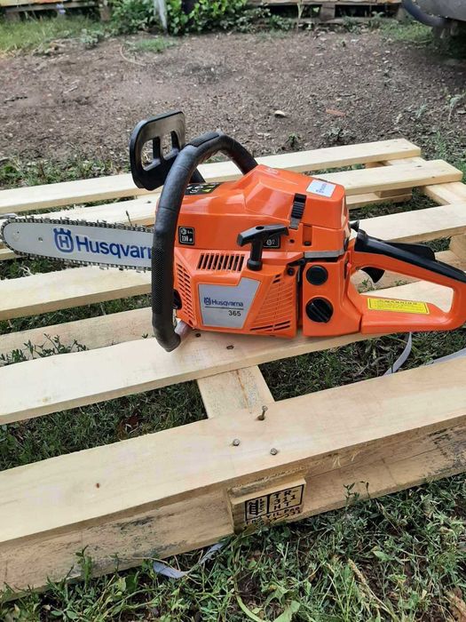 бензинова резачка за дърва хускварна