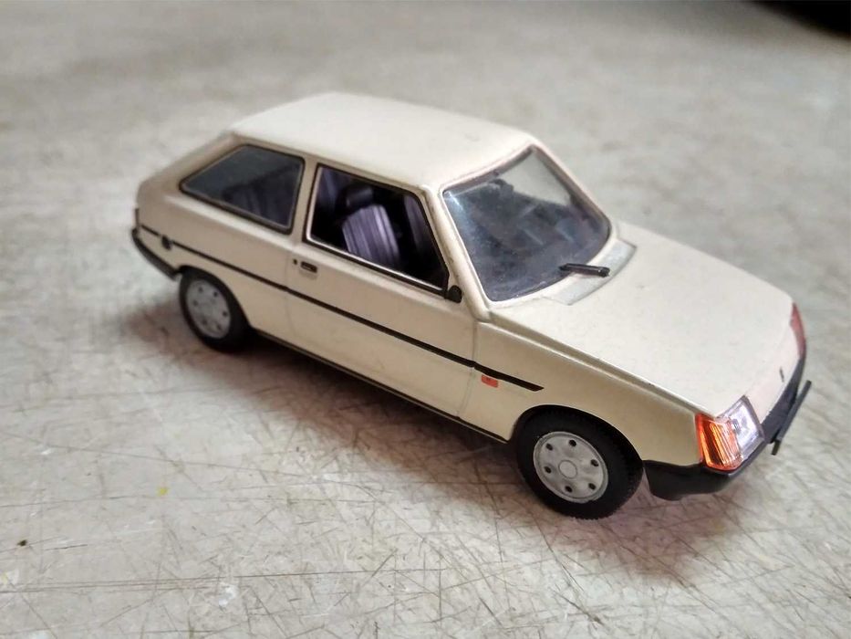 Коллекционная модель Заз-1102 Таврия масштаб 1:43, DeAgostini