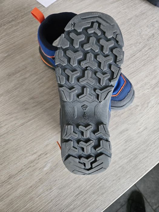 Vând ghete drumetie