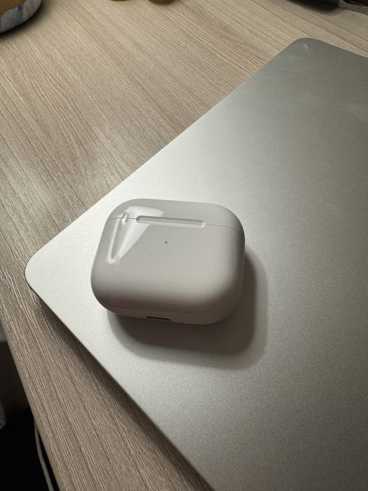 Кейс от Airpods 3