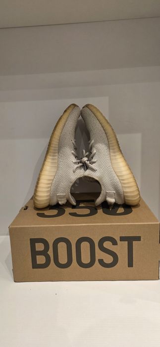 Adidas Yeezy 350 v2 cream