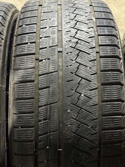 245/40R19 Triangle