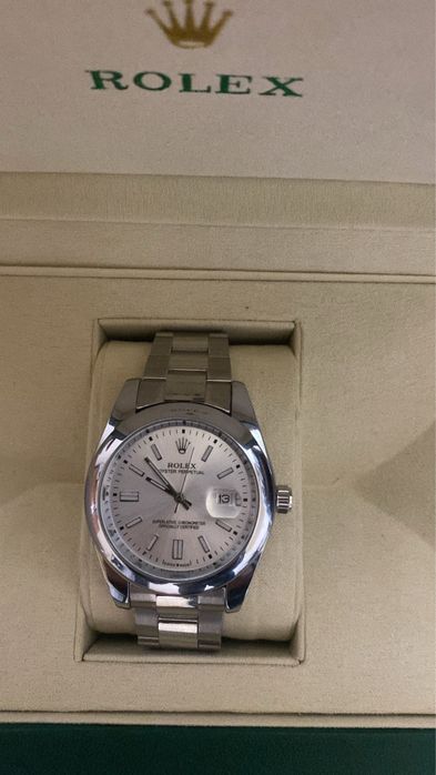 Rolex sotiladi