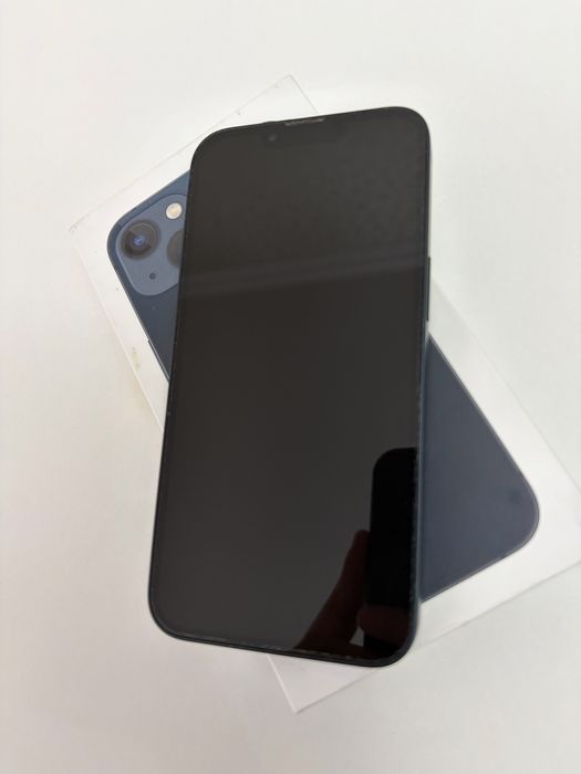 Продам Iphone 13.