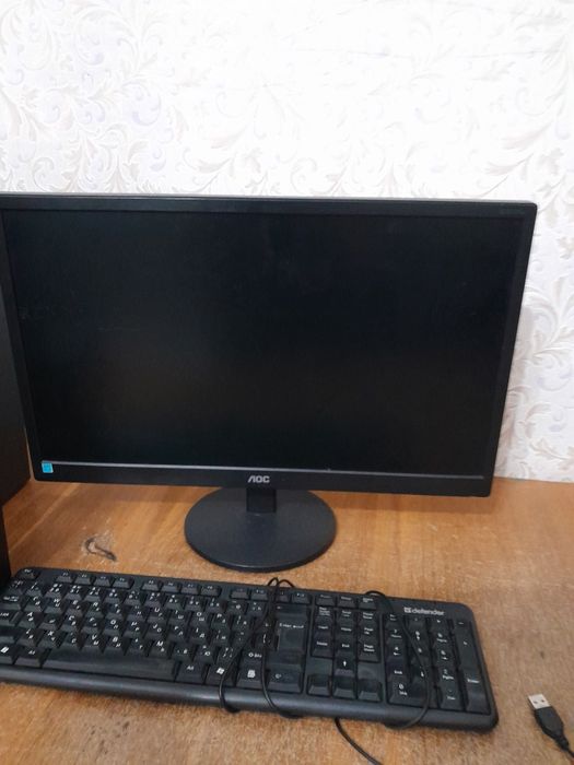 Компьютер с клавиатурой с блоком всё вместе очень выгодно