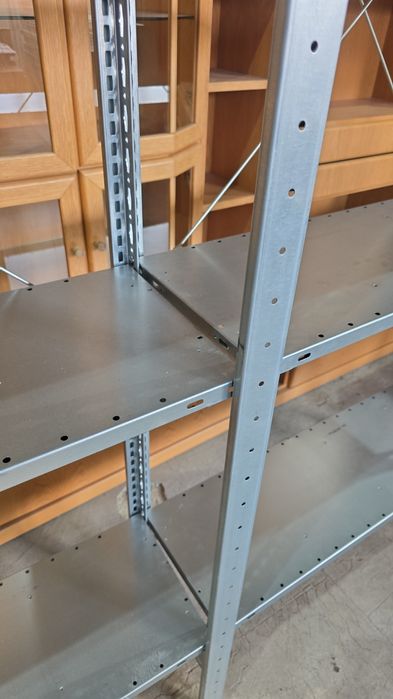 Rafturi metalice 150 kg polița se pot face cu 4 polițe sau 5 polițe pe raft dimensiuni 210 înălțime 105 lungime 35 lățime la mai multe neg