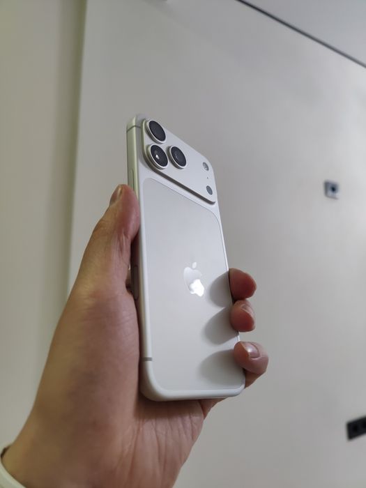 iPhone 17 Pro Max 256 e-Sim