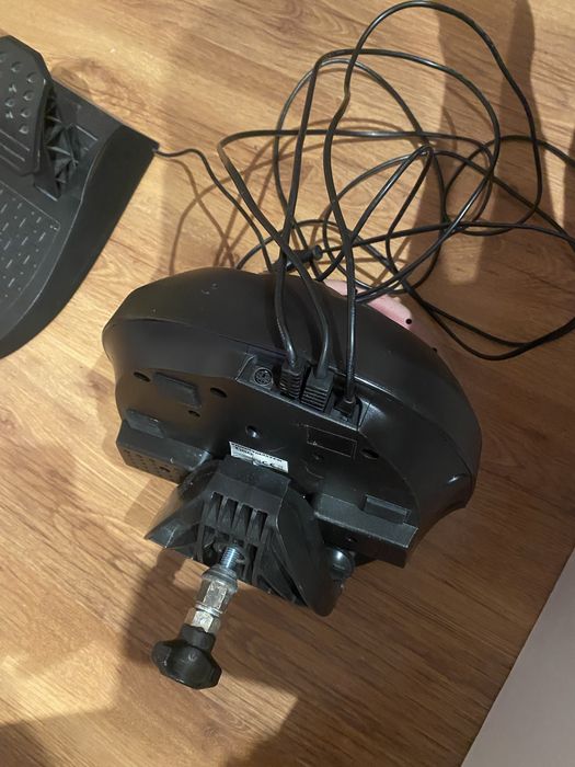 Волан с педали trustmaster t150 ferari