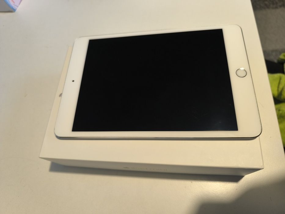 2 бр. iPad 4 mini розов и сив