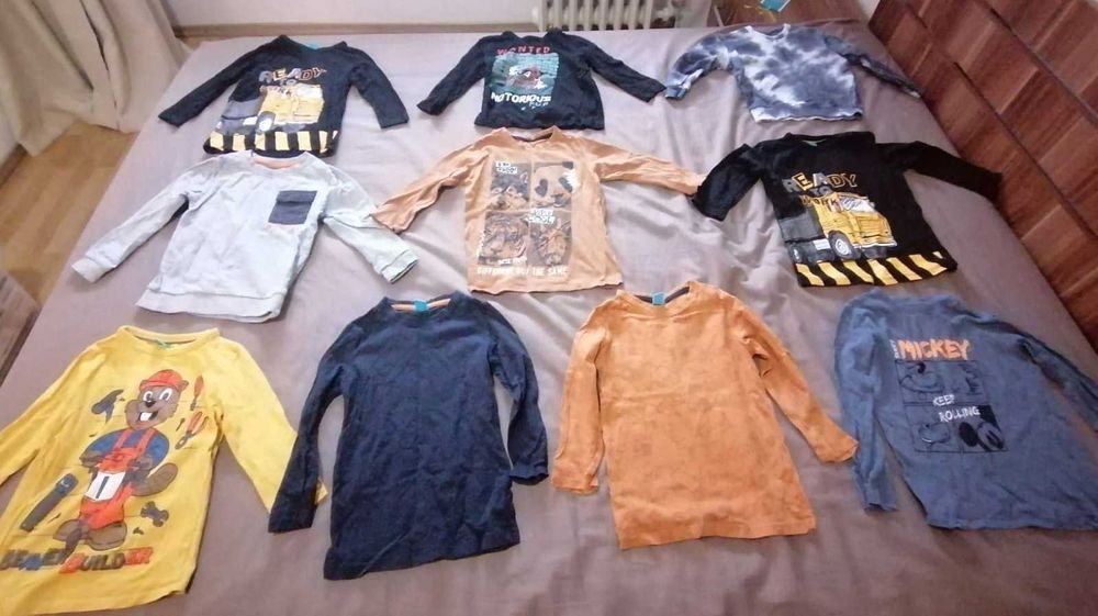 Hăinuțe băiat, mărimea 110 și 116 (bluze și pantaloni)