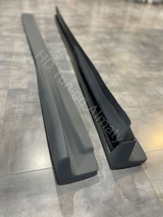 Накладки ChargeSpeed универсальные под пороги