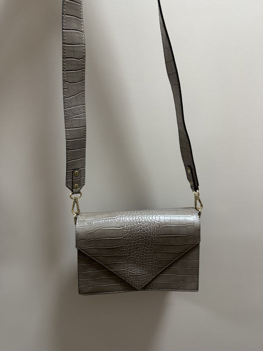 Дамска чанта от естествена кожа