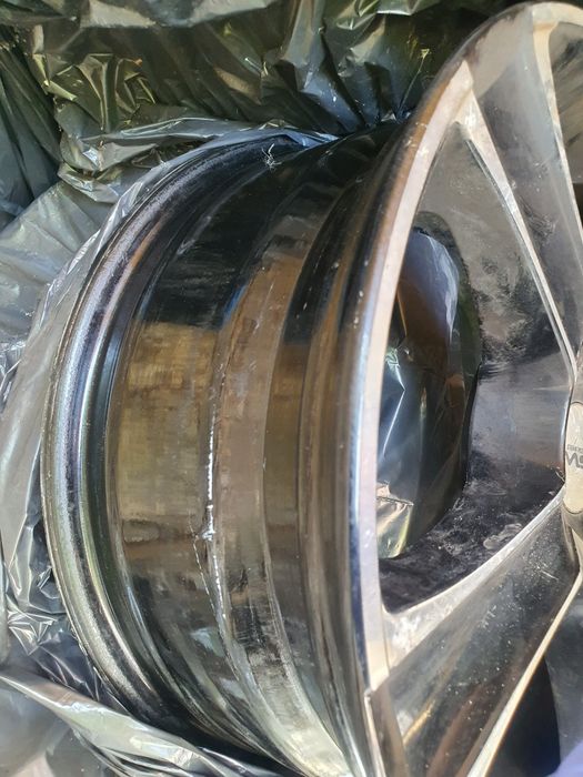 Vand 4 jante aluminiu si 2 cauciucuri Michelin