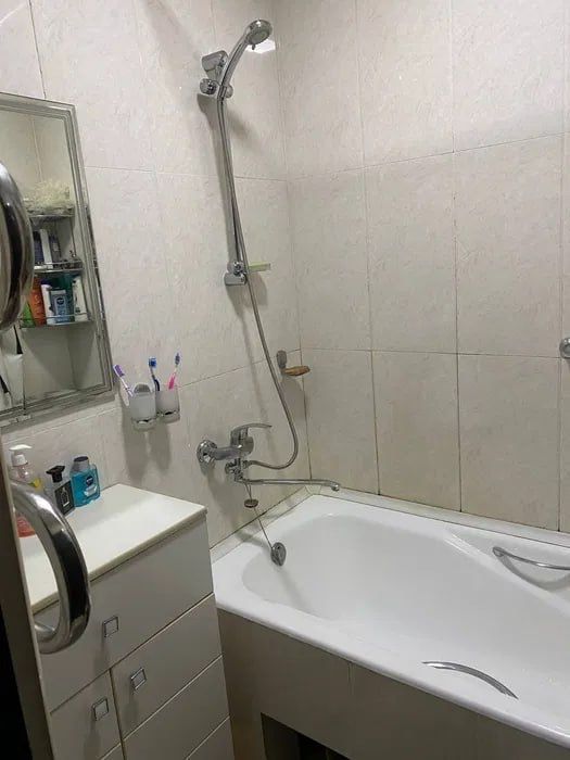 Бобура 2в3/4/9 Отдельный вход