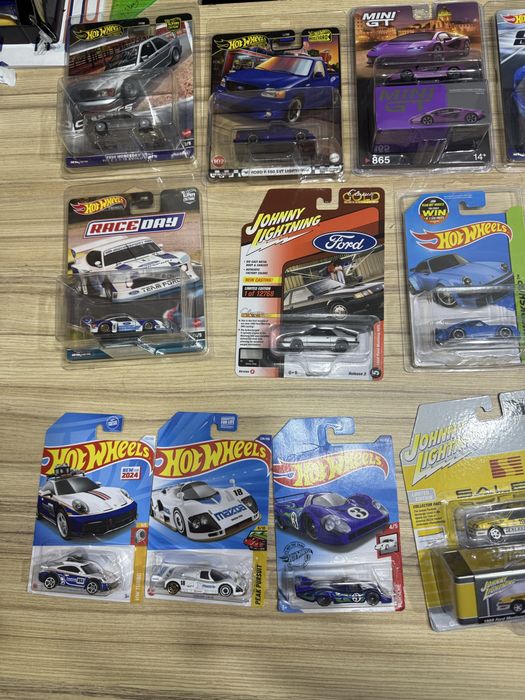 Hot wheels разные хот вилс